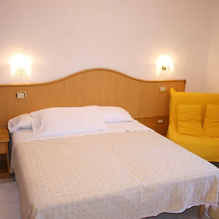 Mandetta - Adults Only 3* Πέστουμ