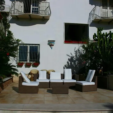 Mandetta - Adults Only 3*