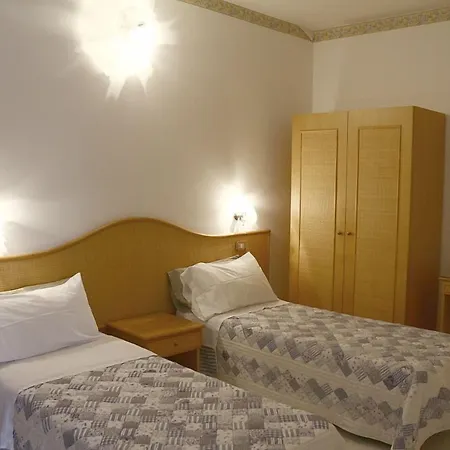 Mandetta - Adults Only 3* Πέστουμ