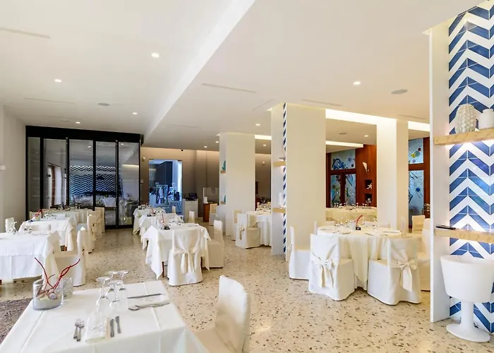 Mandetta - Adults Only 3* פסטום