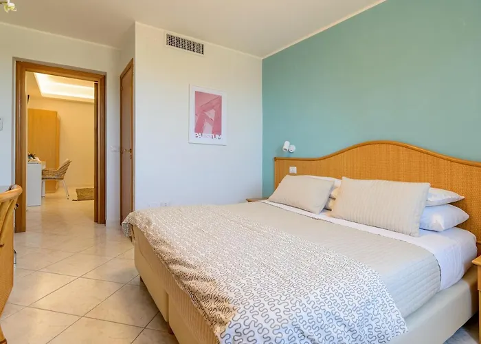 Mandetta - Adults Only 3*